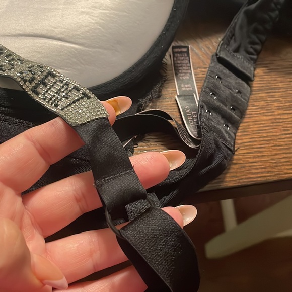 Lot of two Victoria’s Secret Black Push Up Bras size 36D - Picture 10 of 10